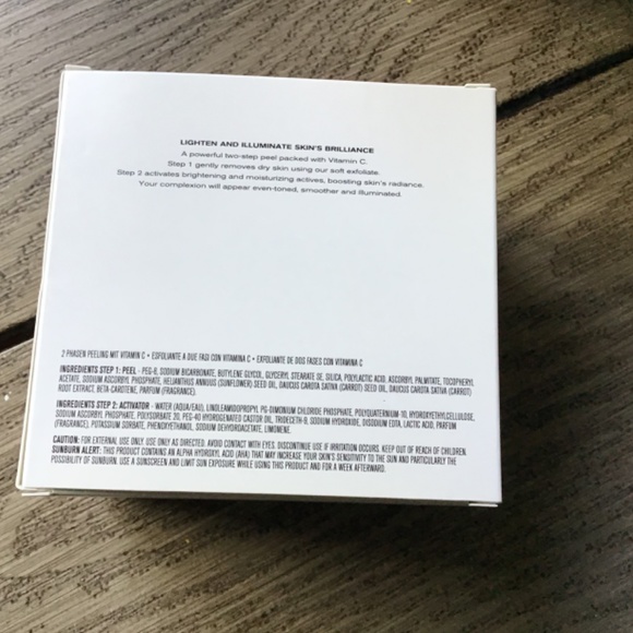 Erno Laszlo Lighten and Brighten Vitamin C Peel - Picture 3 of 5